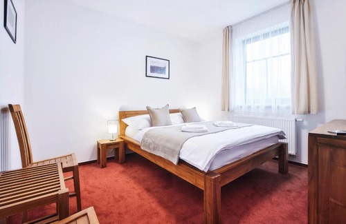 Mnisek pod Brdy Maison | Penzion Al Capone Mníšek