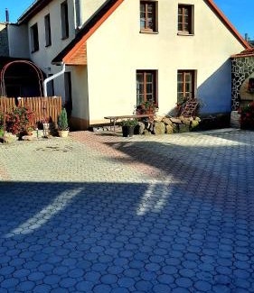 Slatinice Maison | Penzion Na Figleně