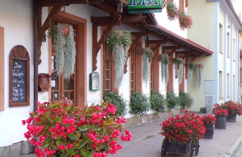 Libun Maison | Penzion Restaurace u Helferů