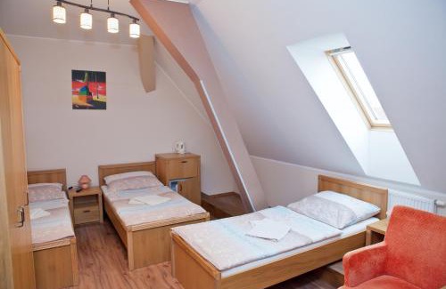 Kralovske Porici Maison | Penzion statek Bernard