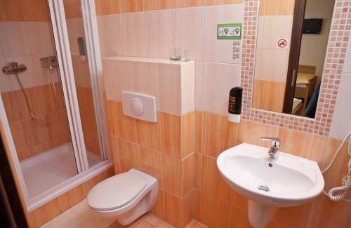 Kralovske Porici Maison | Penzion statek Bernard