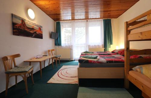 Chvalcov Maison | Penzion Tesák-ČERŇAVA