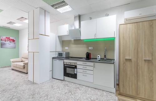 Ensanche Diputacion Appartement | PEPPERMINT (Near the Real Club de Regatas and bus and train station).