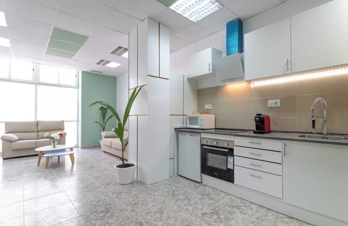 Ensanche Diputacion Appartement | PEPPERMINT (Near the Real Club de Regatas and bus and train station).