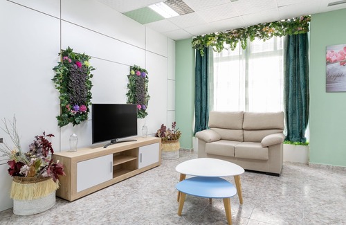 Ensanche Diputacion Appartement | PEPPERMINT (Near the Real Club de Regatas and bus and train station).