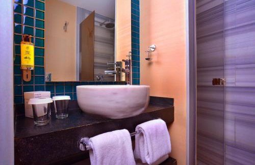 Asmali Mescit Hôtel | Pera Tulip Hotel & Spa - Istanbul Taksim Pera City Center