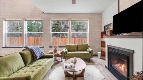 Ashford Maison | Perch - Skatecreek Cabin