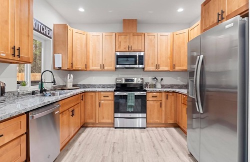 Ashford Cabine | Perch - Skatecreek Cabin: Midcentury Vintage Cabin w/ Hot Tub & Fire Pit!