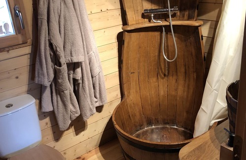Evires Chalet De Ski | Cabane perchée avec jacuzzi privatif