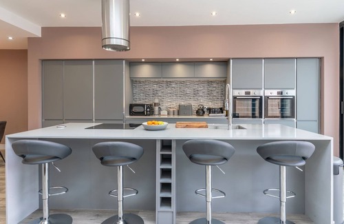 Stratford-upon-Avon Cottage | Percy House - sleeps 6 guests in 3 bedrooms