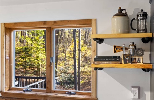 Clear Spring Cabine | Peregrine's Perch - Cabin Overlooking the River!
