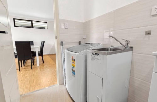 Mooroobool Appartement | PERFECT 2 BEDROOM APARTMENT FOR GROUPS IN INNER-CITY SUBURB CAIRNS