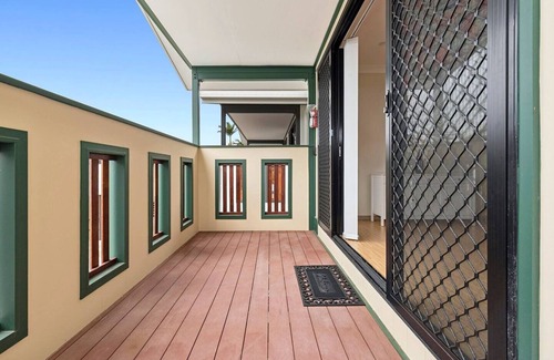 Mooroobool Appartement | PERFECT 2 BEDROOM APARTMENT FOR GROUPS IN INNER-CITY SUBURB CAIRNS