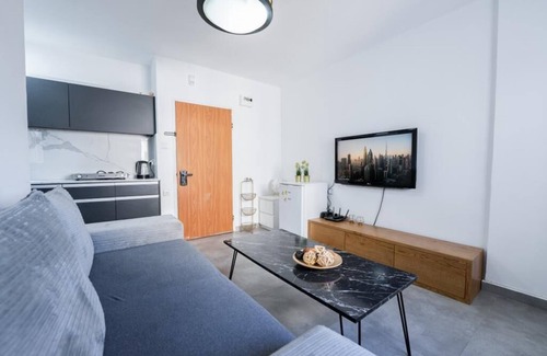 Bat Yam Appartement | Perfect 2-bedroom Sea View apartment in Bat Yam with WiFi