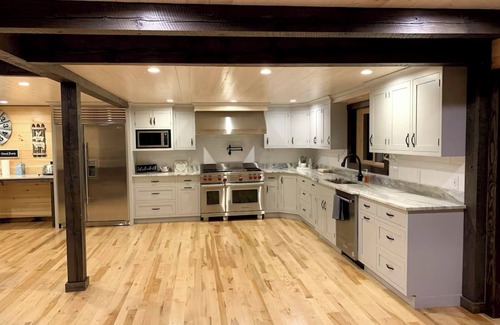 Turin Maison | Perfect 4 bedroom, 4.5 bathroomsnPlenty of parking. Ride trails from house