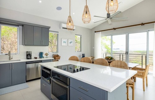 Panama Beach Maison | NEW LISTING! Stunning Family Retreat in Hermosa Beach Your Perfect Vacation Home
