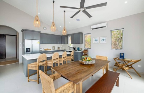 Panama Beach Maison | NEW LISTING! Stunning Family Retreat in Hermosa Beach Your Perfect Vacation Home