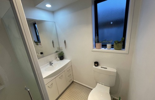 Papamoa Beach Maison | Perfect coastal holiday in a central Papamoa Beach location