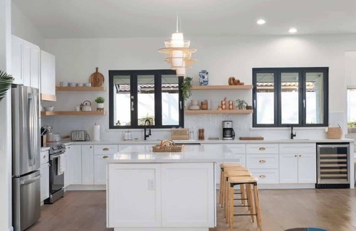 Paradise Valley Village Maison | Perfect Family Retreat: Pool, Mini Golf + Jacuzzi