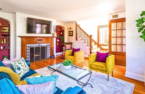 Tallman Maison | Perfect Family Retreat w/ Pool - Victorian style