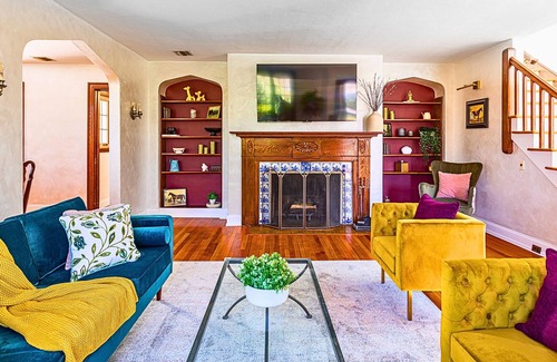 Tallman Maison | Perfect Family Retreat w/ Pool - Victorian style