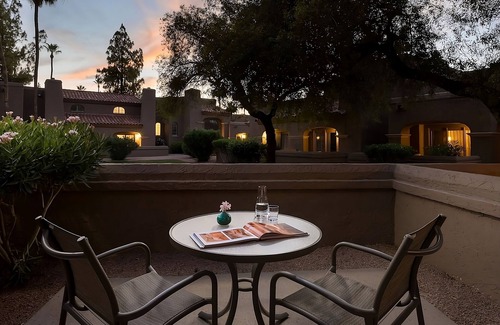 South Scottsdale Station Balnéaire | Perfect for a Family Trip! 2 Comfortable Units, 5 Pools, Spa, Free Parking!