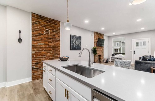 Livingston Park Maison | 10) Perfect for companies!