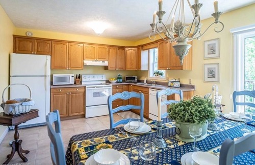 Southampton Maison | Perfect for couples or the family. Walk downtown, to beach or hiking trails.