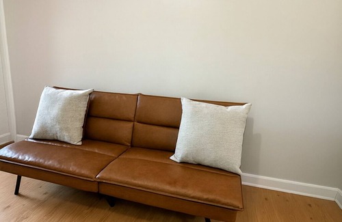 Morgantown Appartement | Perfect for Groups! 3BR/3BA Near WVU & Downtown