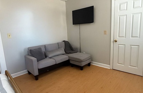 Morgantown Appartement | Perfect for Groups! 3BR/3BA Near WVU & Downtown