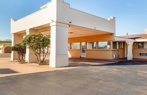 Elk City Maison | Perfect For Groups! 4 Spacious Units, Close to Ackley Park and Storm House