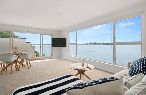 Tauranga Maison | Waterfront House, Boat Shed, 3 Kitchens