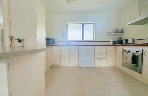 Owhata Maison | Perfect for Large Group-Near Redwood Forest