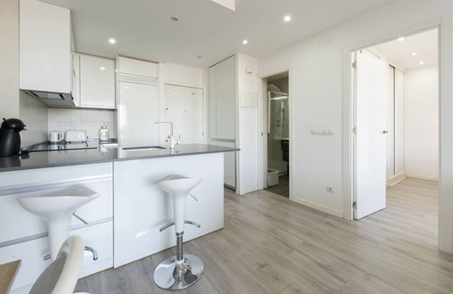 Nueva Espana Appartement | Perfect getaway in Madrid: 1-bedroom flat with pool and balcony, ideal for your holidays