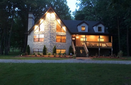 Delong Maison | Escapade parfaite à quelques minutes de Maxinkuckee Lake & Culver Academy!