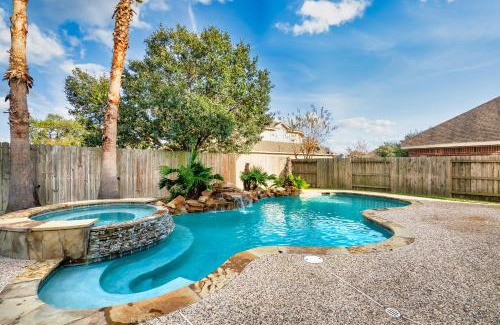 Spring Maison | Perfect Getaway with POOL, SPA, and Private Gym