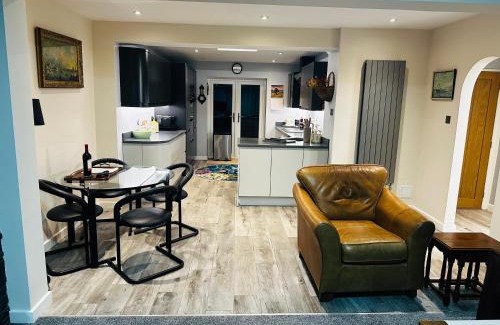 New Forest District Maison | Perfect holiday Home from Home , three bedroom house for 5 guests