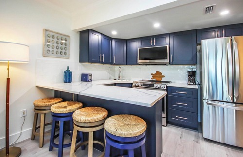 Shell Harbor Copropriété | Perfect Island Getaway - Beachfront Condo On Sanibel Island - Sandalfoot 2B1