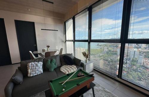 George Town Appartement | Perfect KTV Set & Netflix 3 Queen Bed Seaview