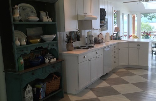 Wolfeboro Cottage | Lac Parfait Retraite présenté au Yankee Magazine. Récemment rénové en 2015!