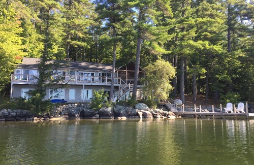 Wolfeboro Cottage | Lac Parfait Retraite présenté au Yankee Magazine. Récemment rénové en 2015!