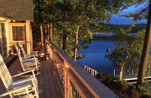Wolfeboro Cottage | Lac Parfait Retraite présenté au Yankee Magazine. Récemment rénové en 2015!