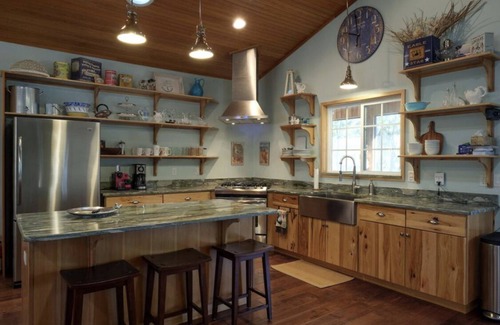 Melrose Maison | Perfect Lakefront Getaway on clear deep private lake 20 min from Gainesville