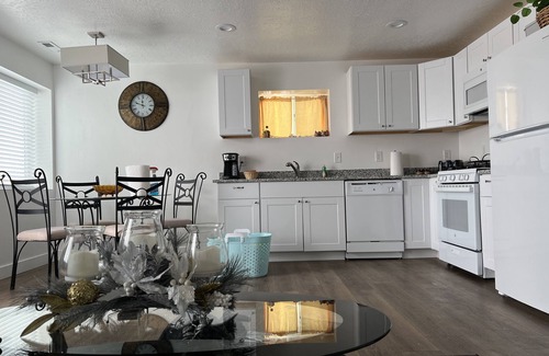 Tooele Appartement | Perfect Little 2 Bedroom Basement apartment