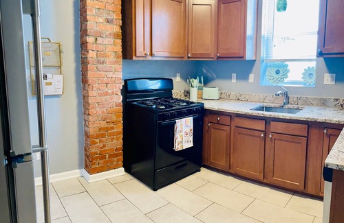 Central Northside Appartement | *Perfect Locale* Mins to all Attractions+Free Park