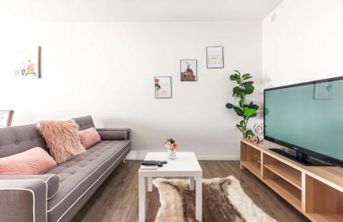 South Brisbane Appartement | Perfect Location APT w Roof Top Pool GYM