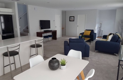 Petone Maison | Emplacement parfait - tout à portée de main!