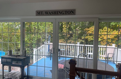 Intervale Maison | Perfect location & hot tub! Cozy home for couples, parties of 4, possibly more!