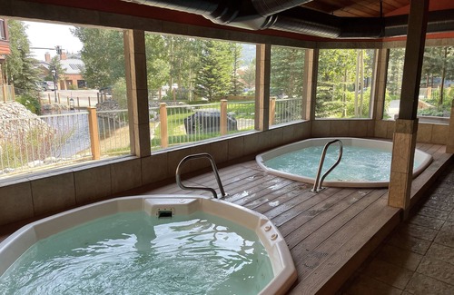 Historic District Copropriété | Perfect location off 4 o'clock run, Walk to Mainstreet, Ski-In, Shared Hot Tub