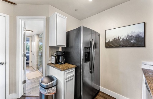 Edgewater Copropriété | Perfect Location! Private Condo Near Sloan's Lake